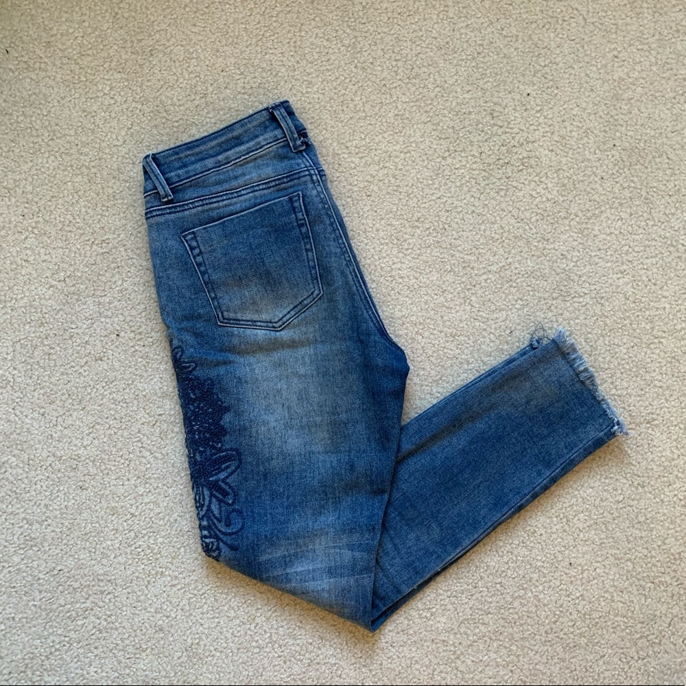 Embroidered jeans - Picture 3 of 4
